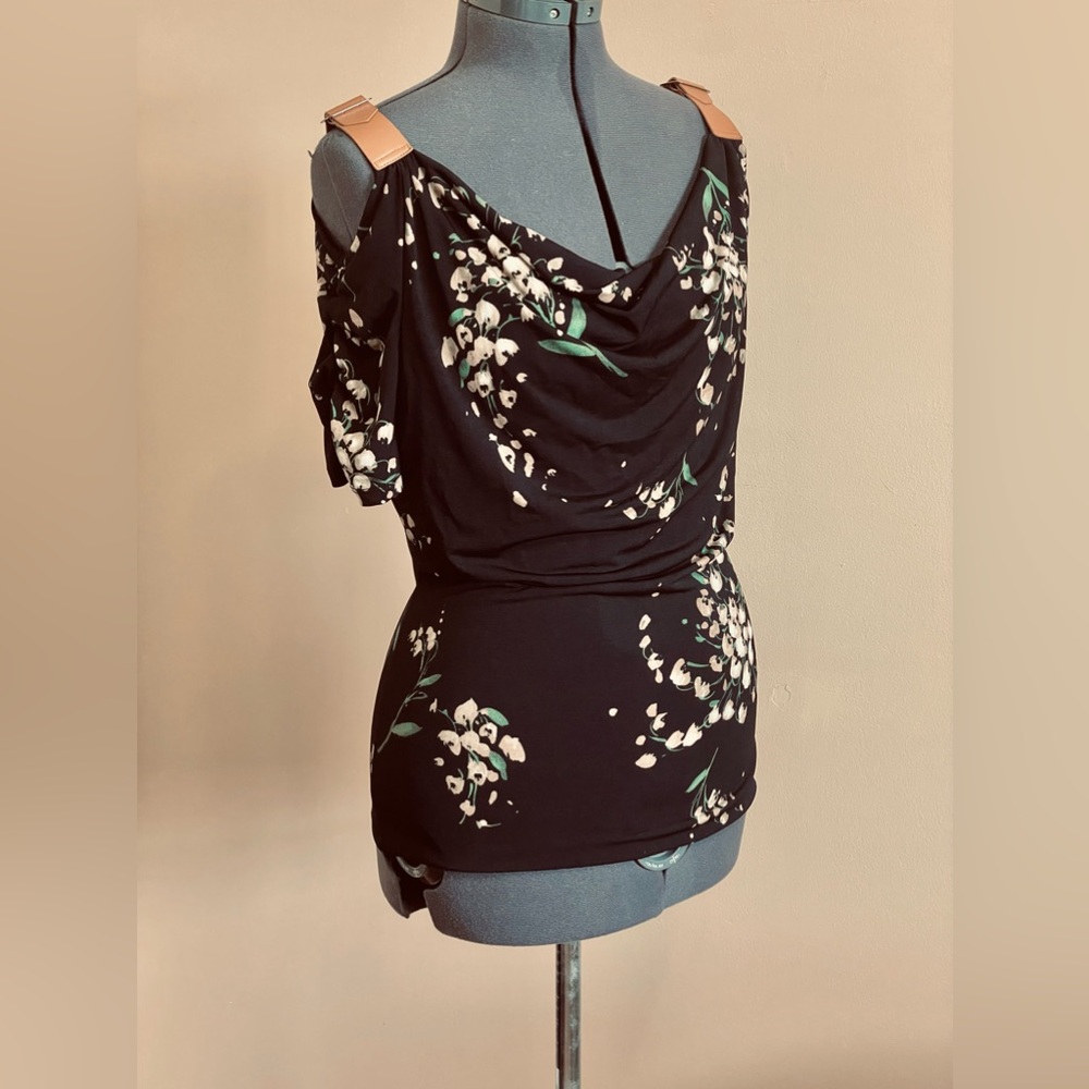 ♥️NWT Ricki’s Top